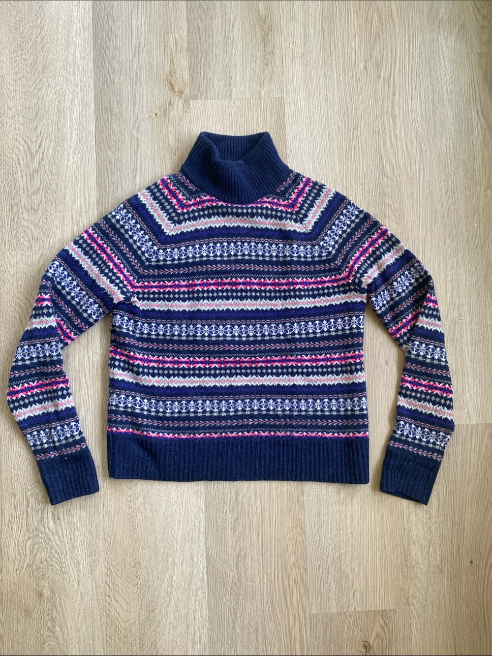 J.Crew 100% Wool Fair Isle Turtleneck Sweater Medium Navy Pink Nordic Winter